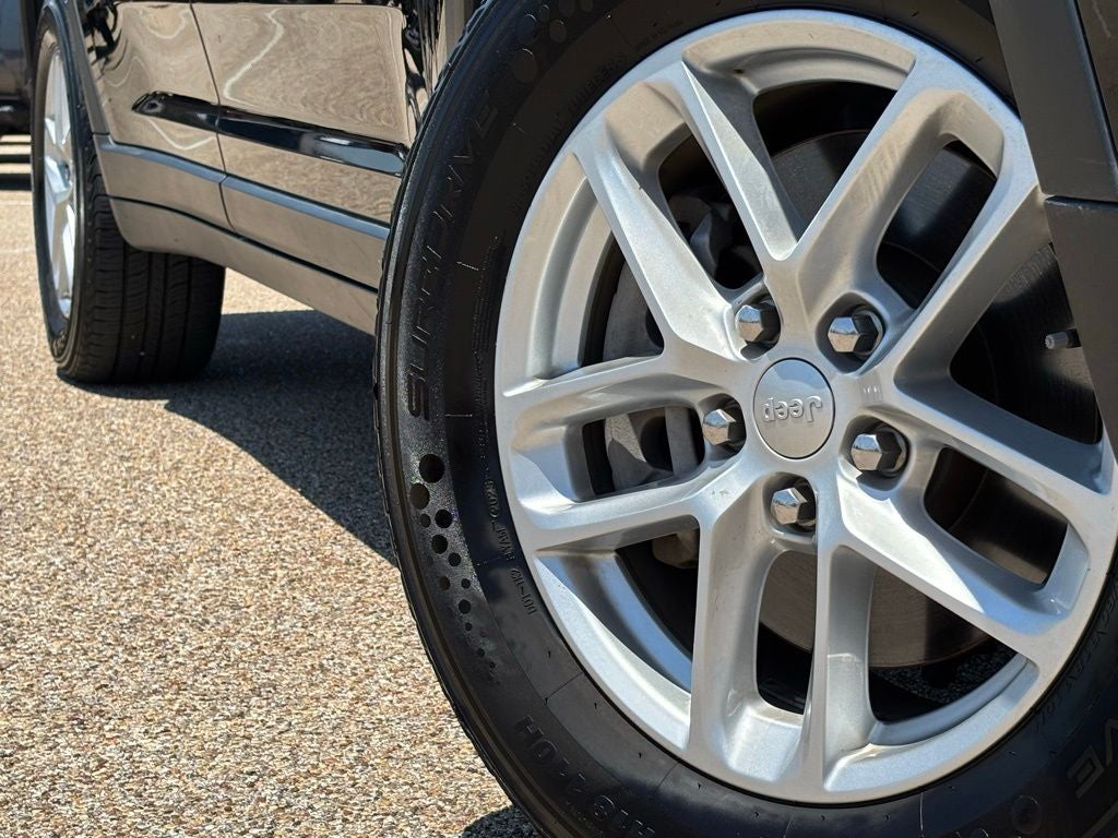 2023 Jeep Grand Cherokee L Laredo
