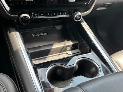 2025 Chevrolet Suburban LT