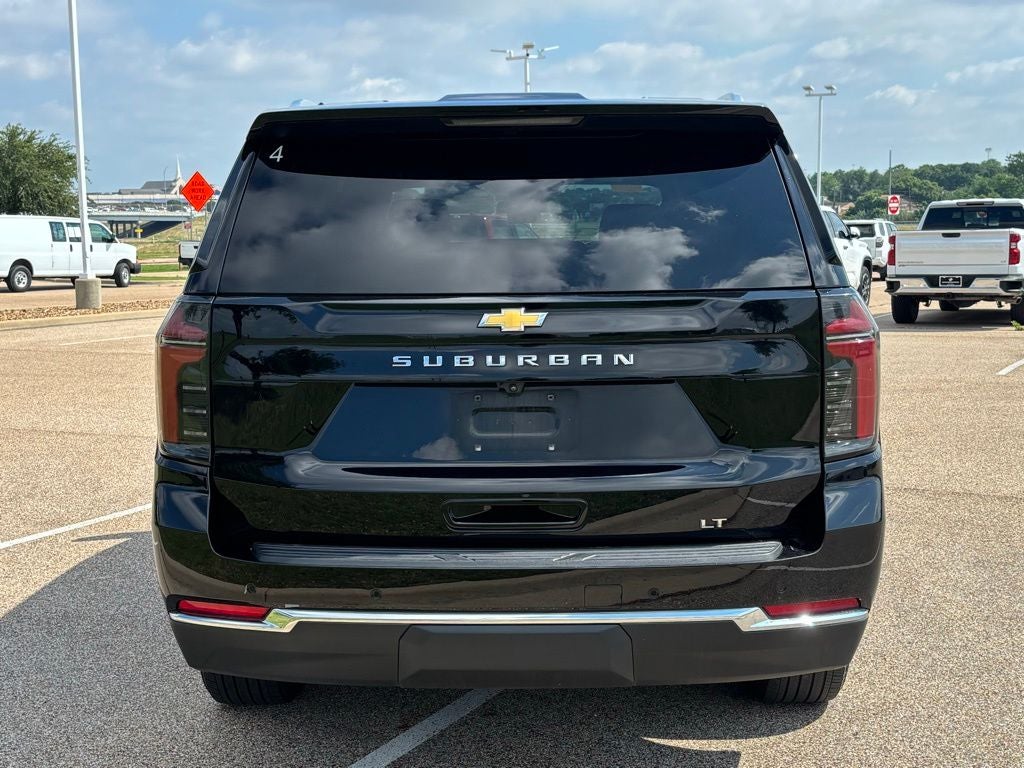2025 Chevrolet Suburban LT