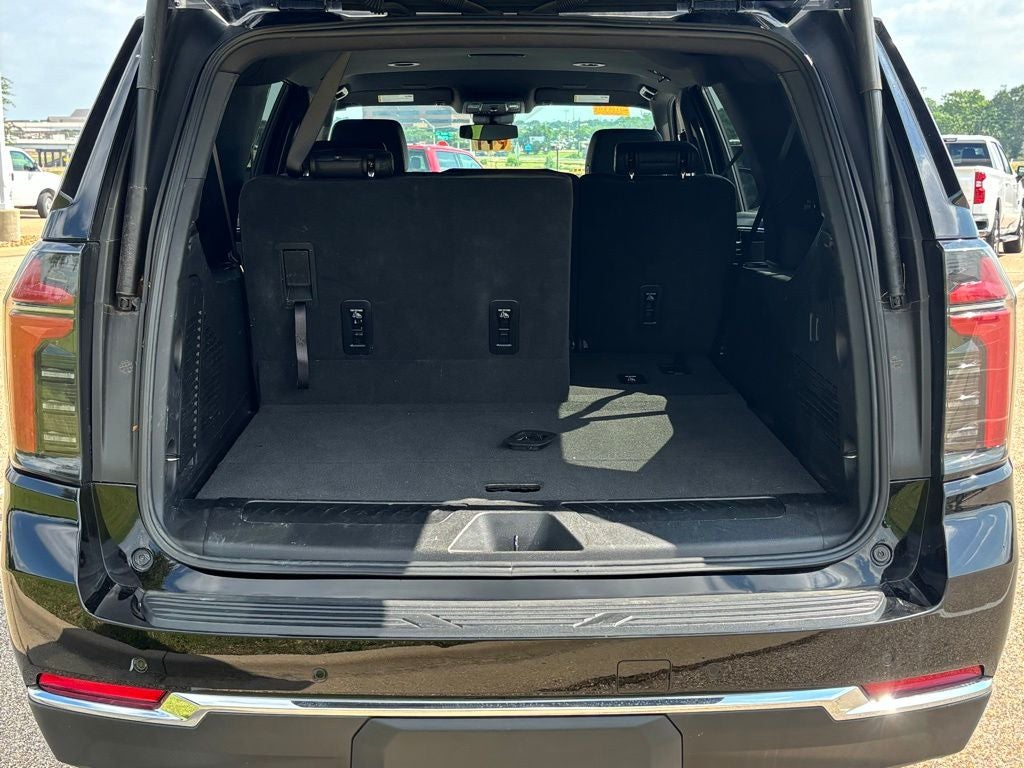 2025 Chevrolet Suburban LT