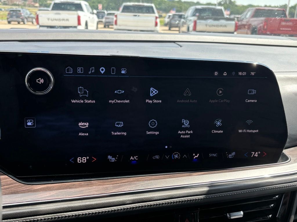 2025 Chevrolet Suburban LT