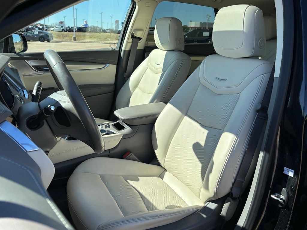 2022 Cadillac XT5 Premium Luxury