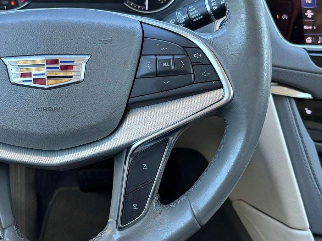 2022 Cadillac XT5 Premium Luxury