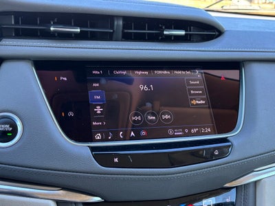 2022 Cadillac XT5 Premium Luxury