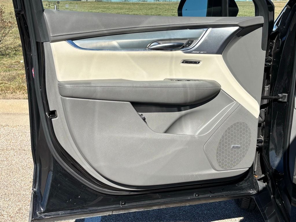 2022 Cadillac XT5 Premium Luxury