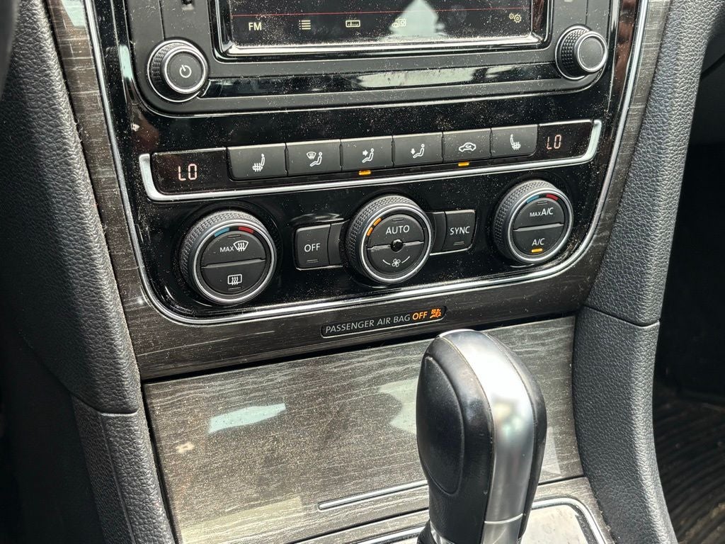 2017 Volkswagen Passat SEL Premium