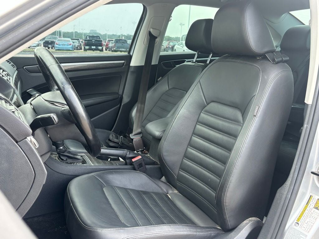 2017 Volkswagen Passat SEL Premium