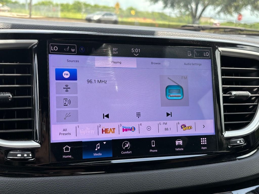 2025 Chrysler Pacifica Select
