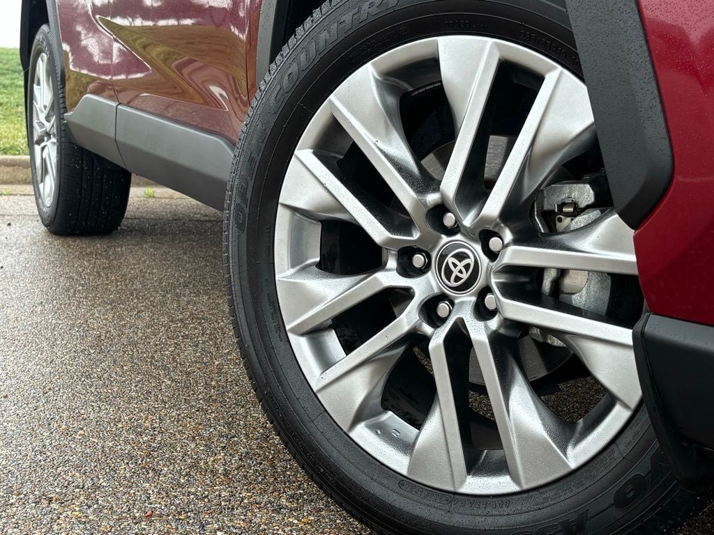 2024 Toyota RAV4 XLE Premium