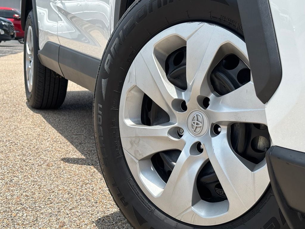 2023 Toyota RAV4 LE