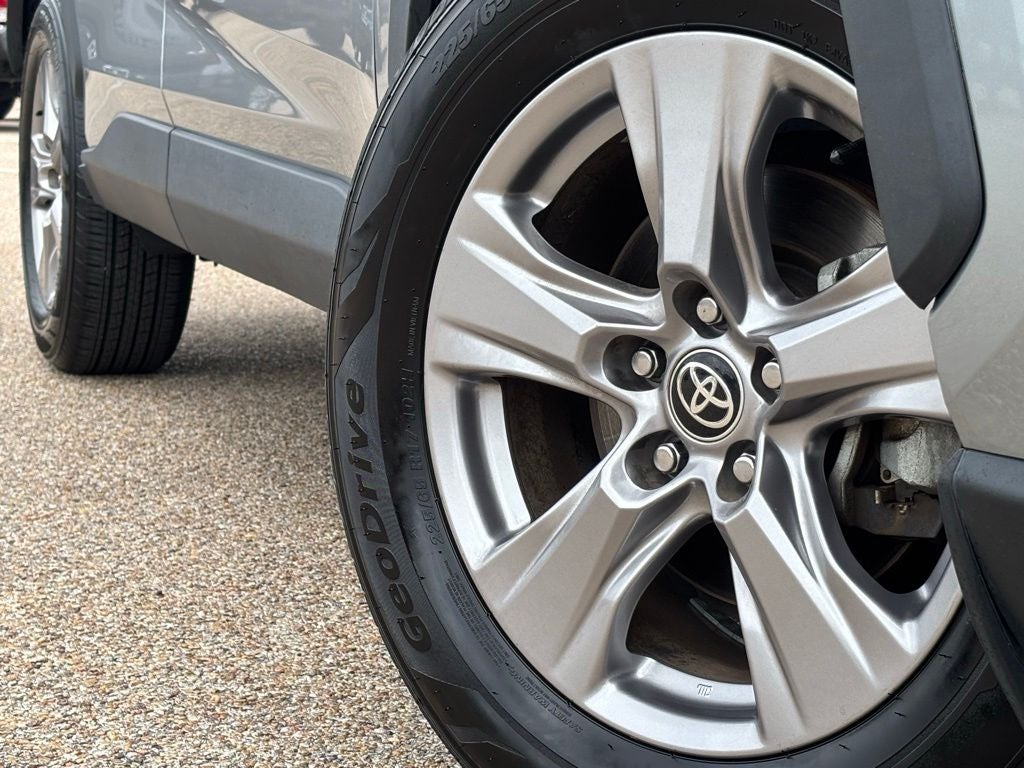 2023 Toyota RAV4 XLE