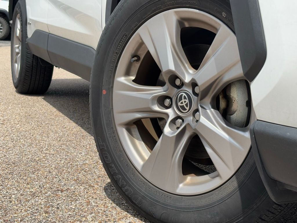 2022 Toyota RAV4 Hybrid XLE