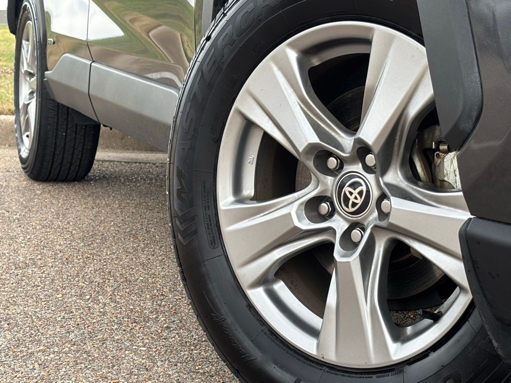 2024 Toyota RAV4 Hybrid XLE