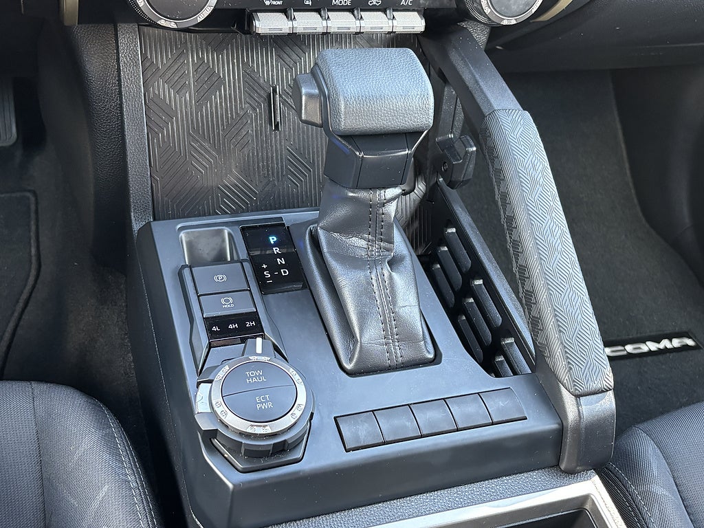 2026 Toyota Tacoma 4WD SR5