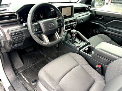 2025 Toyota Tacoma 4WD SR5