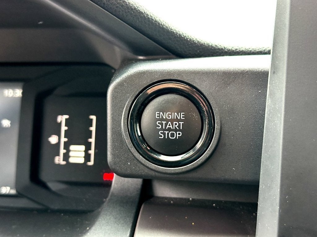 2025 Toyota Tacoma 4WD SR5