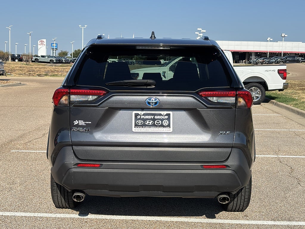 2022 Toyota RAV4 XLE