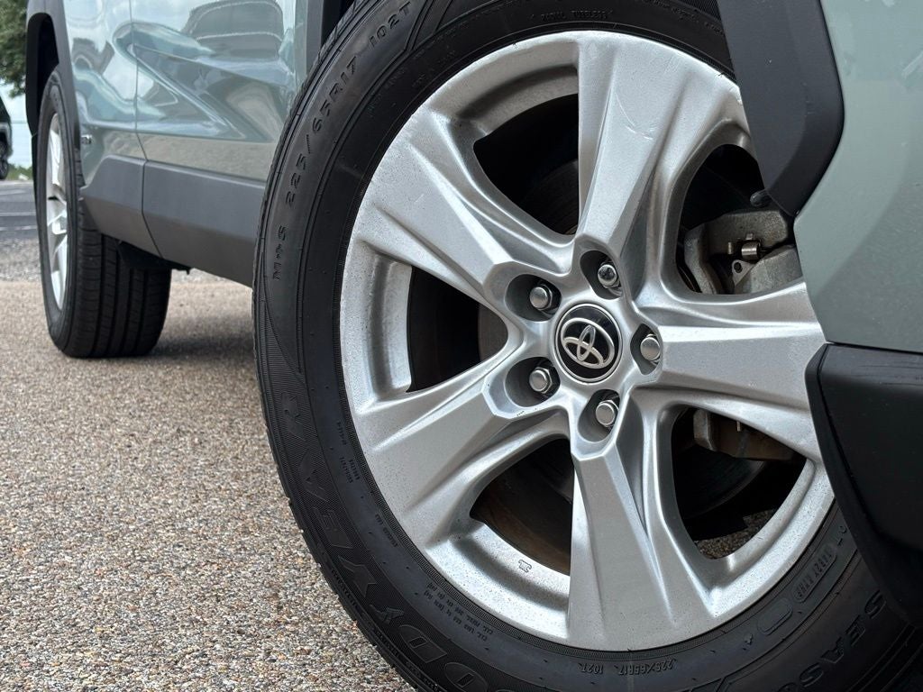 2021 Toyota RAV4 Hybrid XLE