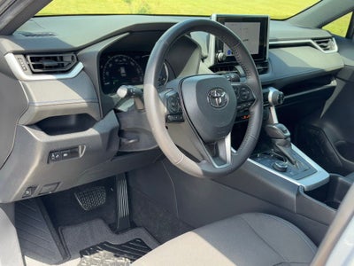 2024 Toyota RAV4 Hybrid SE