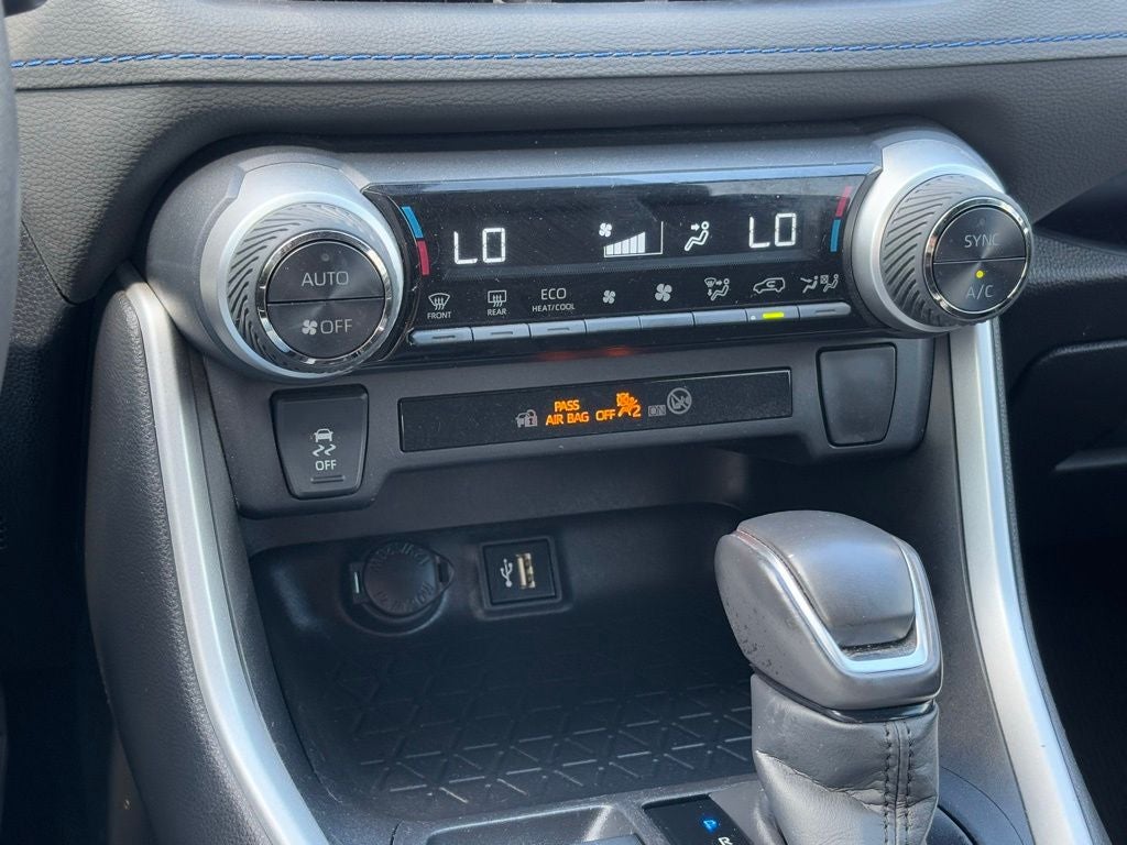 2024 Toyota RAV4 Hybrid SE