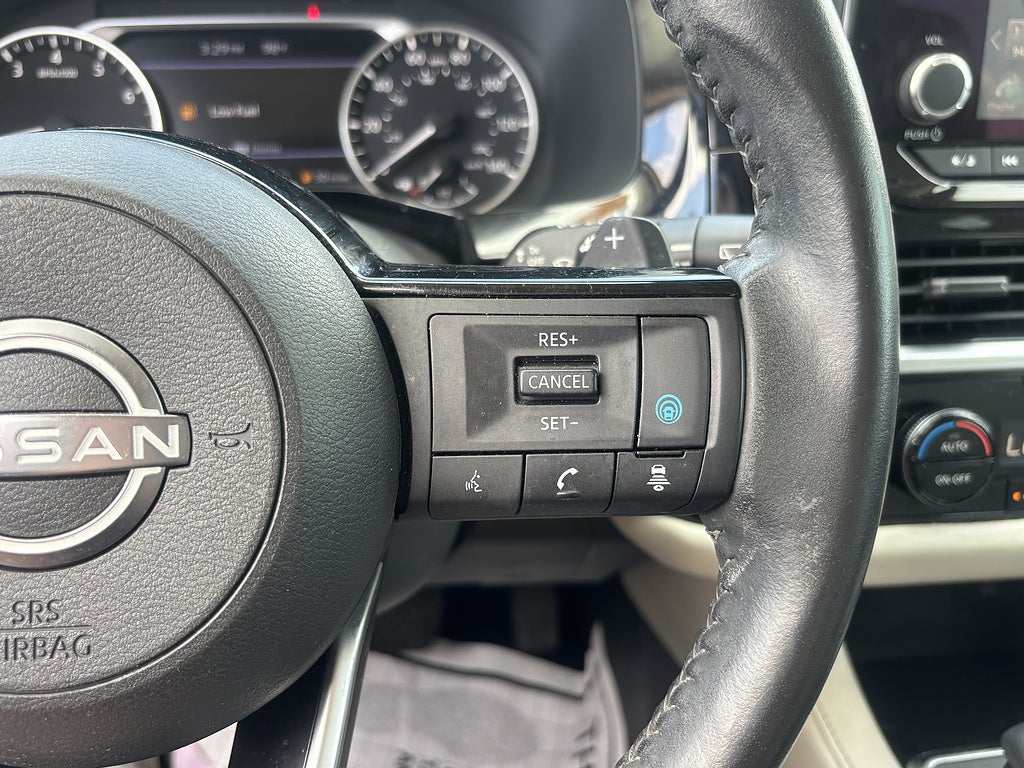 2022 Nissan Pathfinder SV