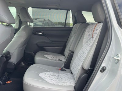 2023 Toyota Highlander Hybrid Bronze Edition