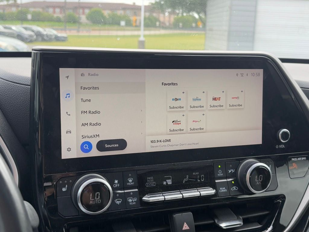 2023 Toyota Highlander Hybrid Bronze Edition