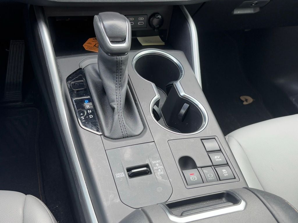 2023 Toyota Highlander Hybrid Bronze Edition