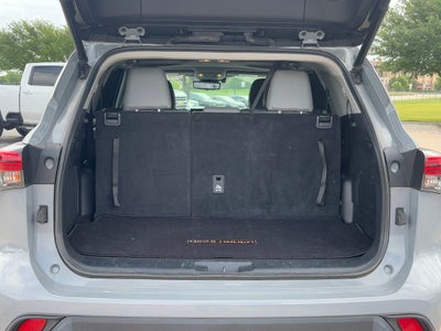 2023 Toyota Highlander Hybrid Bronze Edition