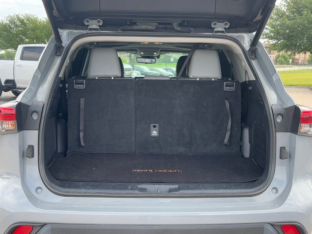 2023 Toyota Highlander Hybrid Bronze Edition