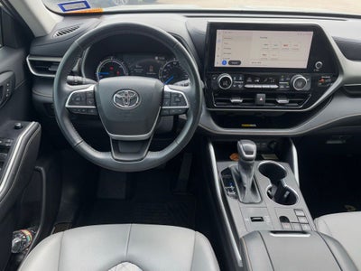 2023 Toyota Highlander Hybrid Bronze Edition