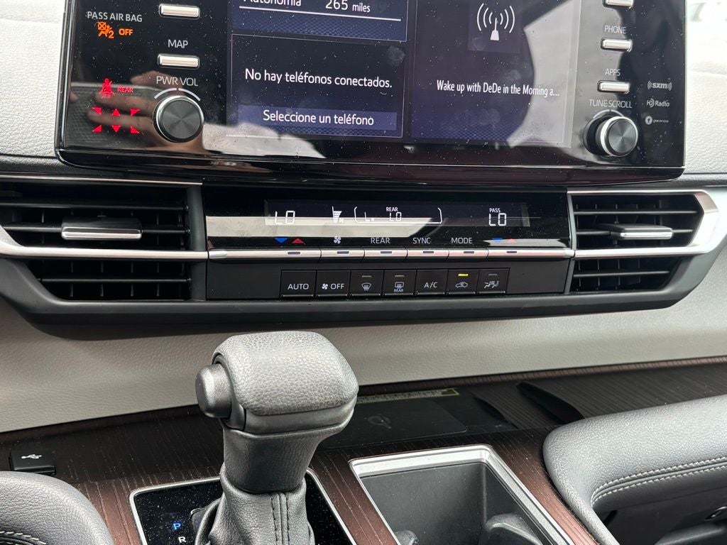 2024 Toyota Sienna LE 8 Passenger