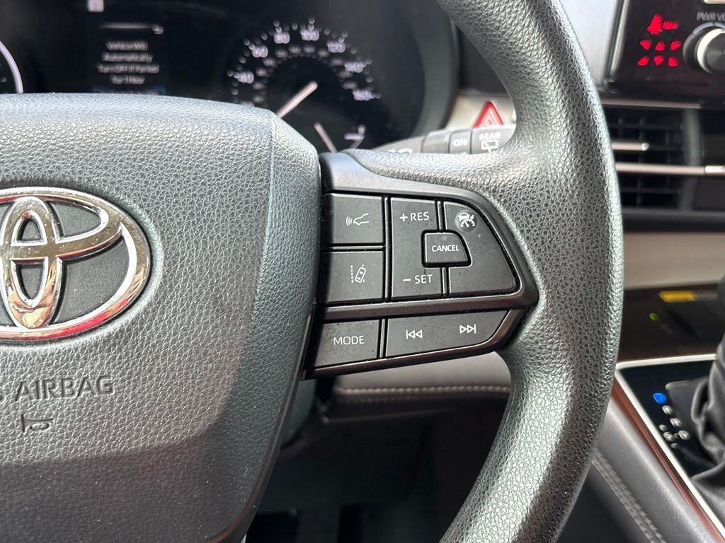 2024 Toyota Sienna LE 8 Passenger