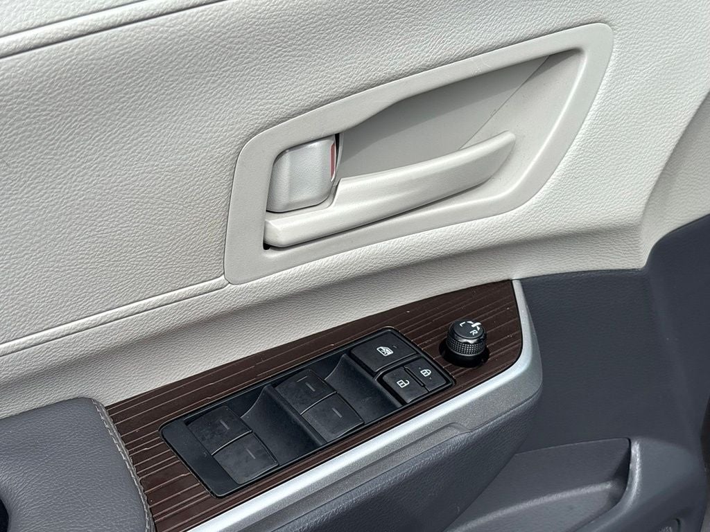 2024 Toyota Sienna LE 8 Passenger