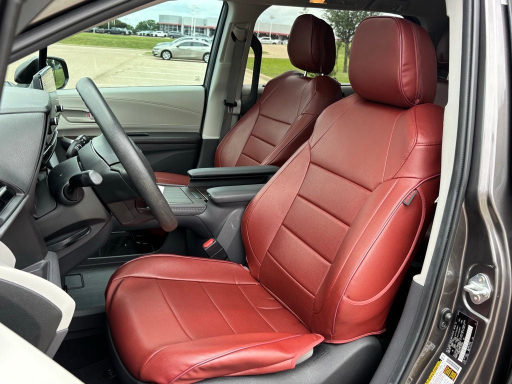 2024 Toyota Sienna LE 8 Passenger