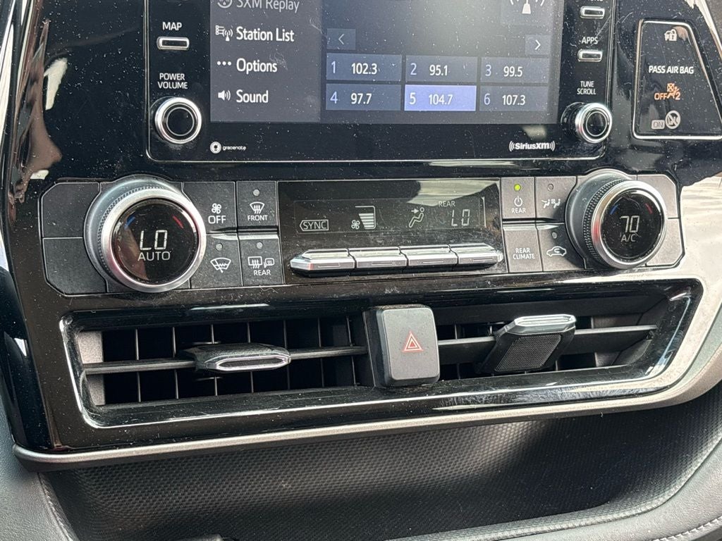 2022 Toyota Highlander L