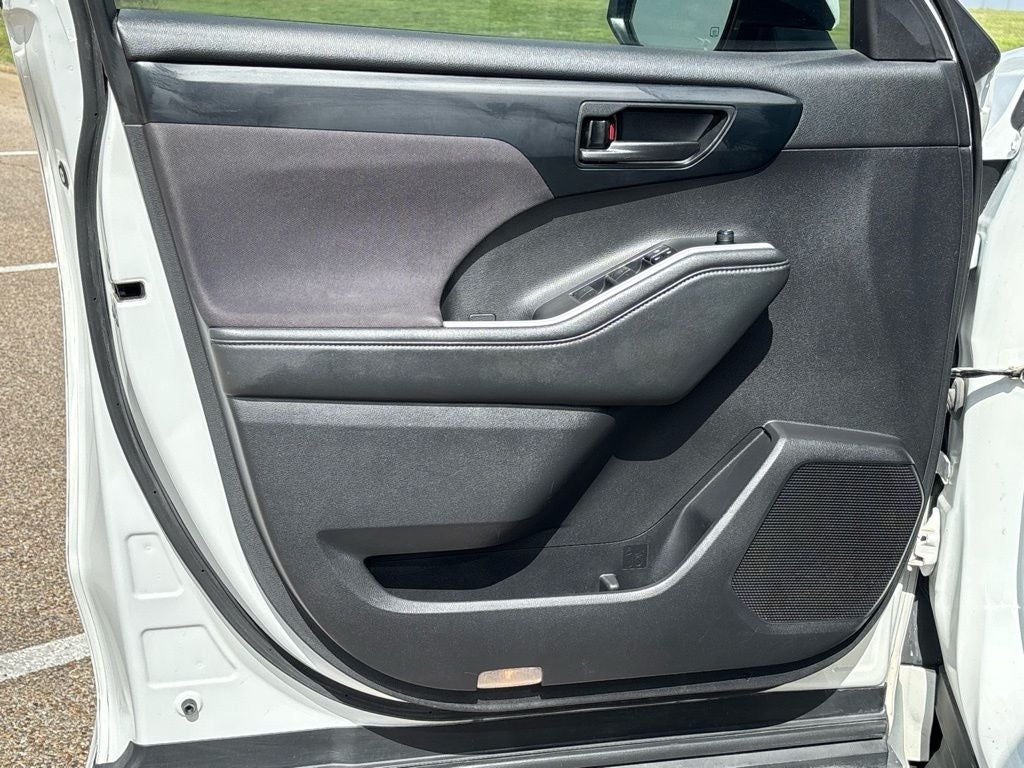 2022 Toyota Highlander L