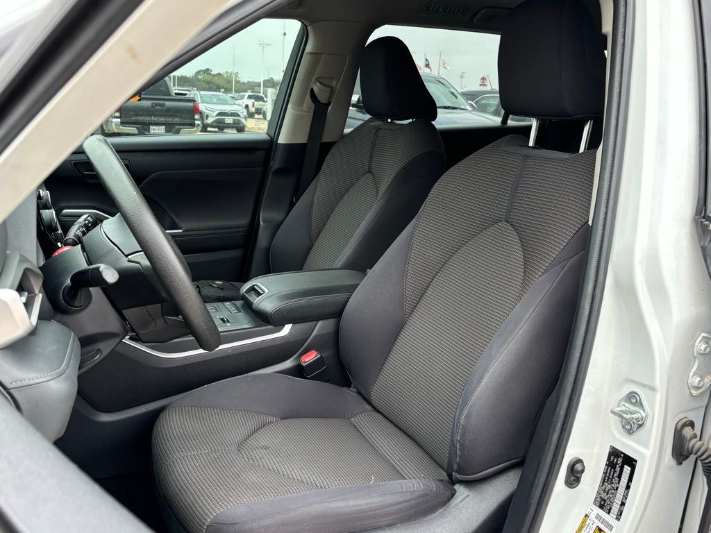 2022 Toyota Highlander L