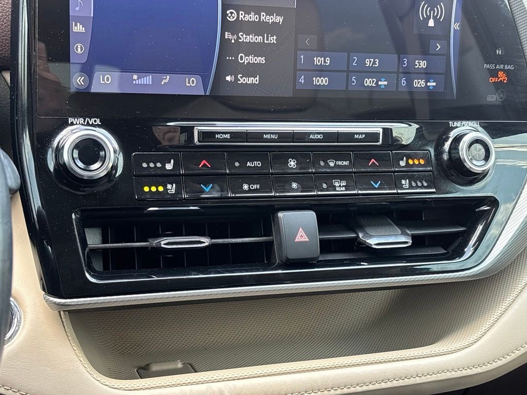 2022 Toyota Highlander Platinum