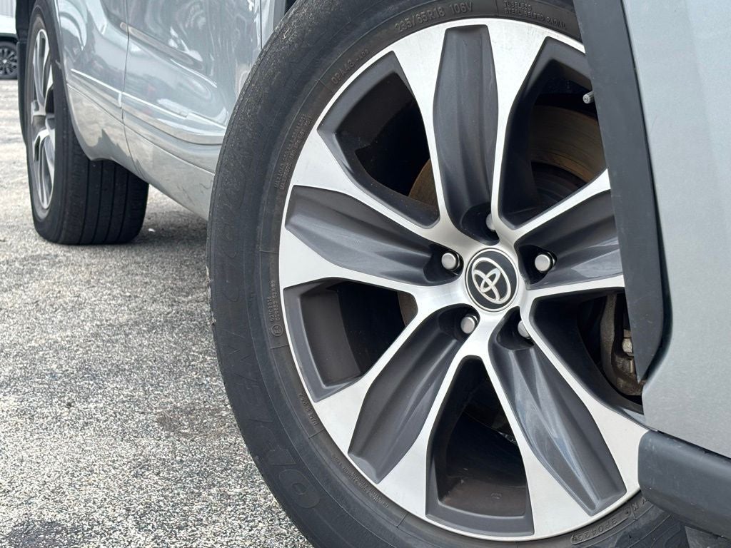 2023 Toyota Highlander Hybrid XLE