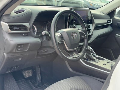 2023 Toyota Highlander LE