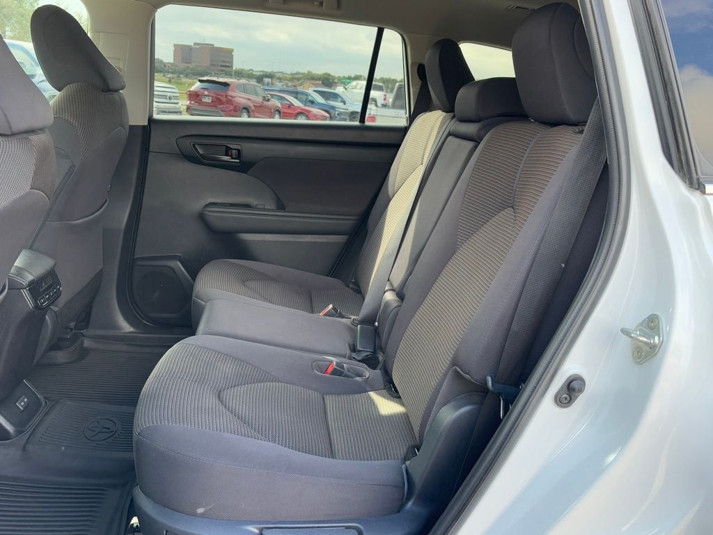 2023 Toyota Highlander LE