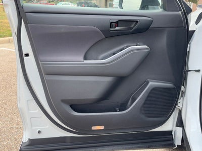 2023 Toyota Highlander LE