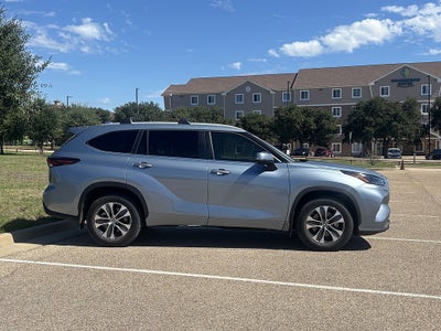 2024 Toyota Highlander XLE