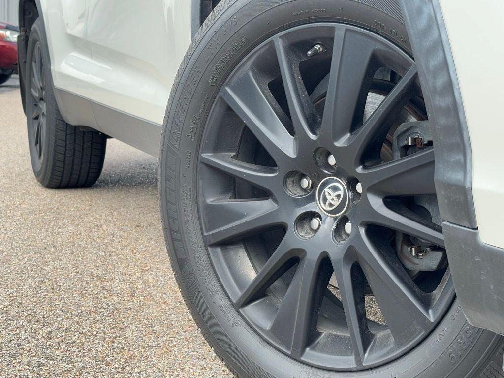 2019 Toyota Highlander SE