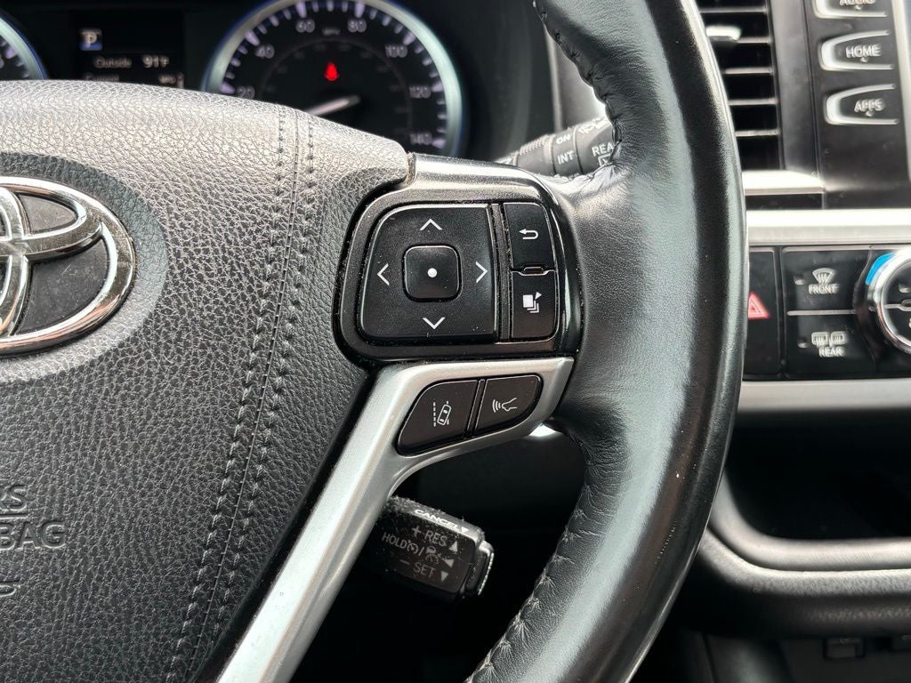 2019 Toyota Highlander SE