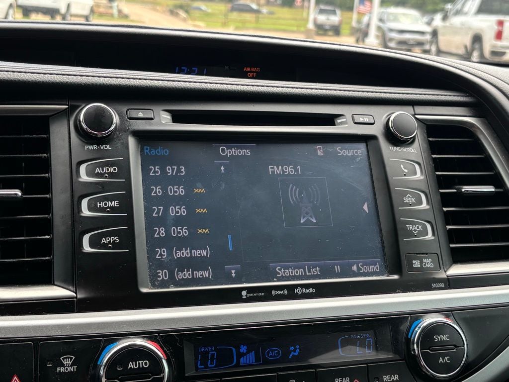 2019 Toyota Highlander SE