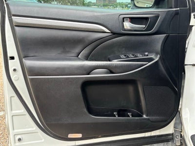 2019 Toyota Highlander SE