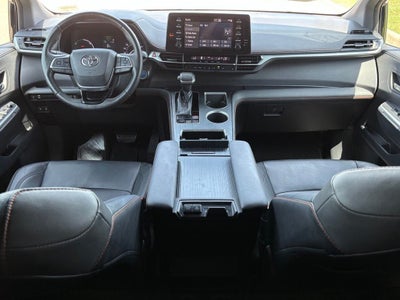 2021 Toyota Sienna XSE 7 Passenger