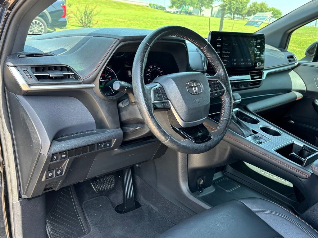 2021 Toyota Sienna XSE 7 Passenger